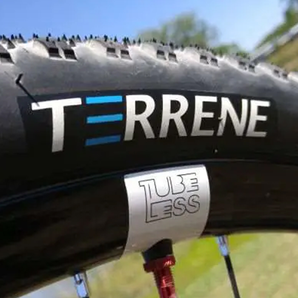 ملصق فلكنة الإطارات