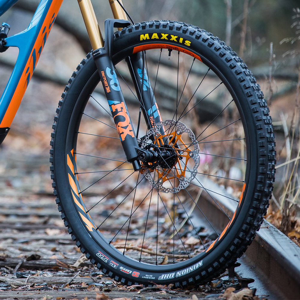 تسمية الفولكانيزين